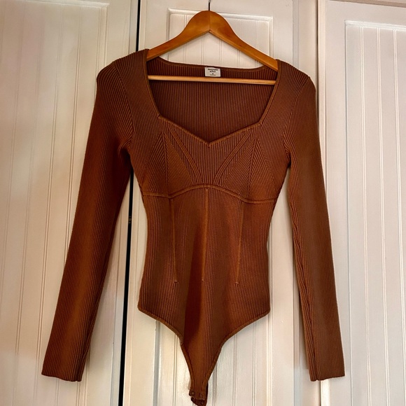 Abercrombie & Fitch Corset Sweetheart
Sweater Bodysuit size M - Picture 3 of 10